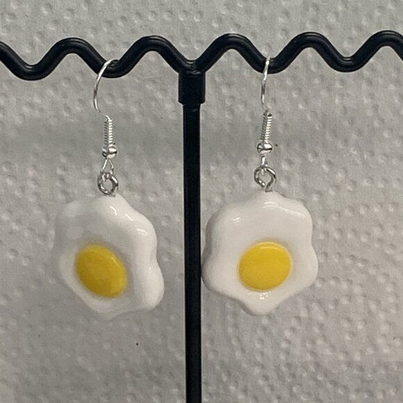 Egg Earring, Funny Food Earring, Chicken Earring, Gift Idea, Cooking Earring - Picture 5 of 6